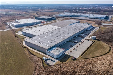 Hillwood Polska inwestuje pół miliarda złotych – magazyny w Tychach i Bieruniu zmieniają właściciela